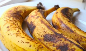 What Happens With Your Body When You Eat Ripe Bananas with Dark Spots?